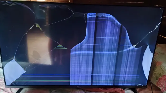 Tv Philco 43 smart ,para retirada de peças 