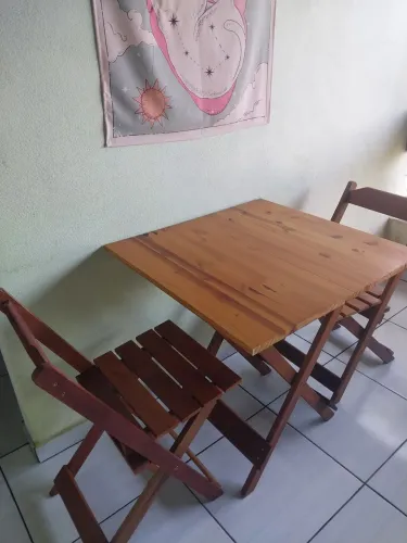 Mesa dobrável de madeira