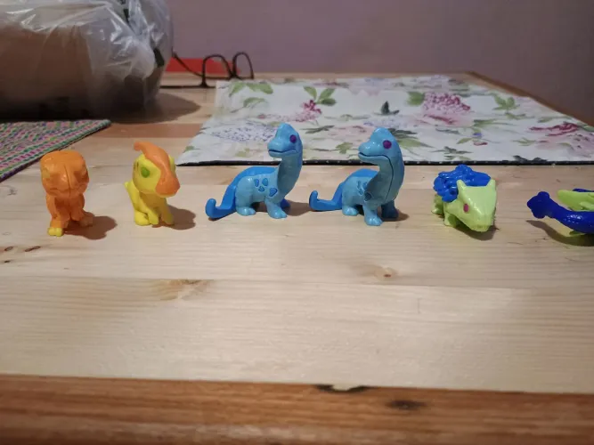 Colecionáveis Dinossauros Jurassic word Kinder joy