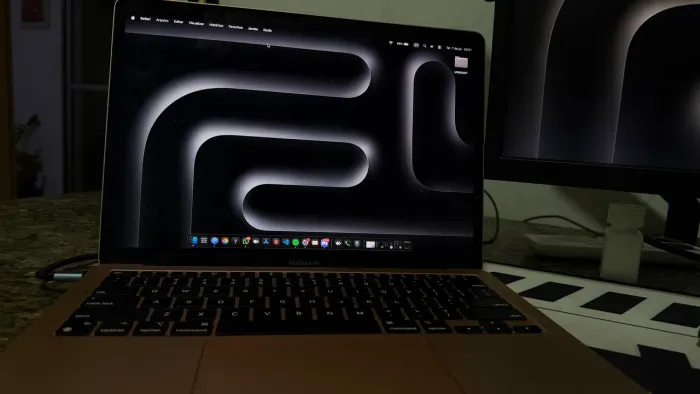 MACBOOK M1 ROSA PRATICAMENTE NOVO 