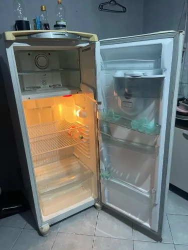 Vendo Geladera consul / máquina de lava ropa Electrolux