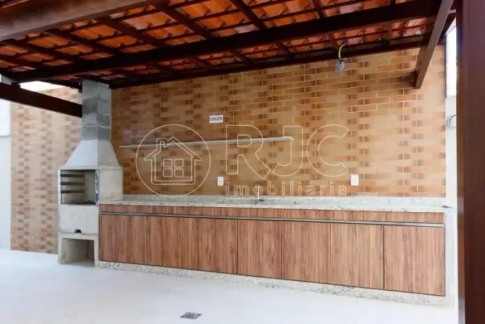 Apartamento para venda possui 81 metros quadrados com 3 quartos em Cachambi - Rio de Janei
