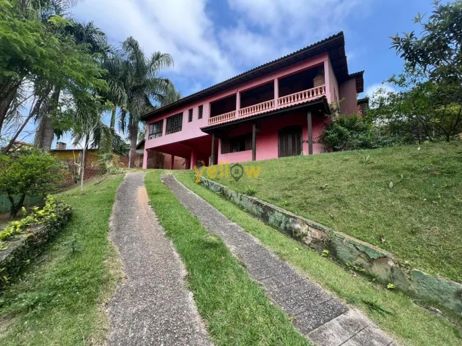 Casa em Condomínio Mont Clair - Santa Isabel