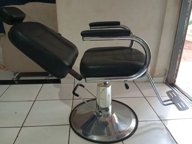 Cadeira hidráulica reclinável