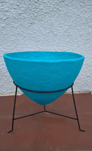 Vaso de planta decorativo com suporte de ferro 