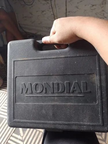 Vendo essafuradeira com defeito 70 reais zap *