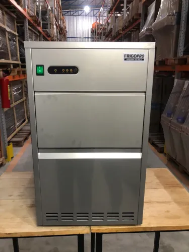 Máquina de gelo 50kg por dia da Frigopro.