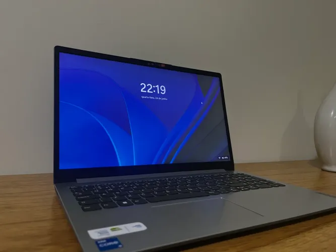 Notebook Lenovo IdeaPad 1i Intel Core i5 8GB RAM SSD 512GB Windows 11 15,6?
