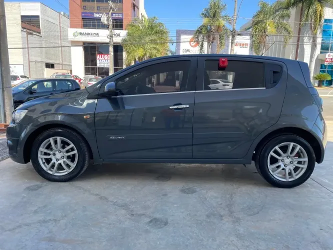 Chevrolet Sonic HB LTZ 1.6 16V Flexpower 5P Mec. 2013