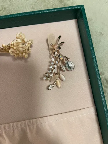 Broche com cristais SWAROVSKI novo nunca usado comprado na Europa 