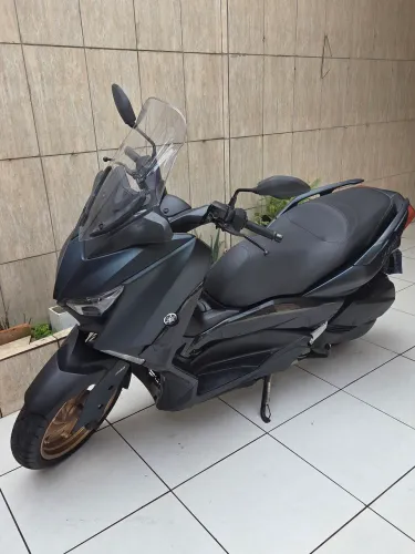 Vendo Xmax 2024, ótimo estado de conservação, único dono.