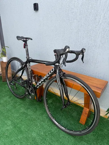 Bike speed Pinarello full carbon tamanho M 105 11v super leve e nova leia