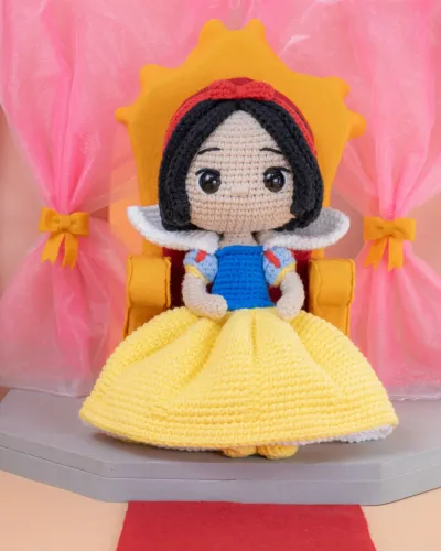 Amigurumi Branca de Neve decorativa e articulável, 100% artesanal