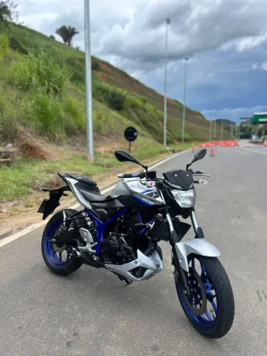 VENDO MOTO MT 03