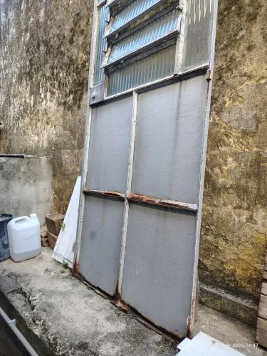 Porta de Ferro e Vidro