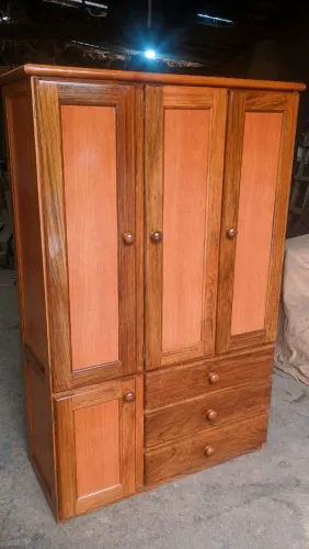 Guarda roupa de solteiro 3 portas espelhado novo frete grátis.