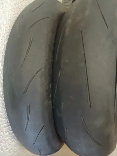 Par pneus Metzeler Racetech RR 160-60-17/12070-17