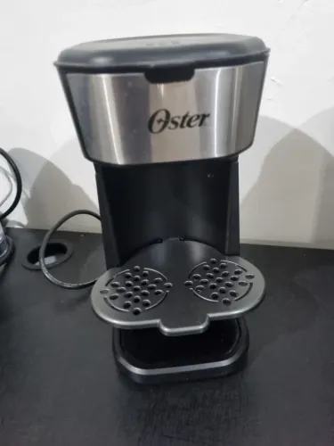 Cafeteira pequena inox Oster 