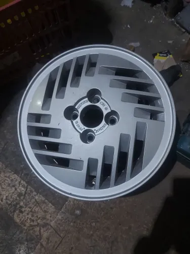 Roda nunca usada original do kadete gsi ou similares Chevrolet
