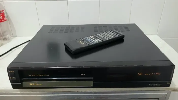 Vídeo Cassete Sharp MTS Stereo HQ com Controle Remoto Original - Perfeito!