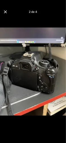 Canon T3i com carregador e bateria