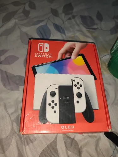 Vendo Nintendo switch OLED, seminovo. R$1.500 em bom estado e funcionando perfeitamente.