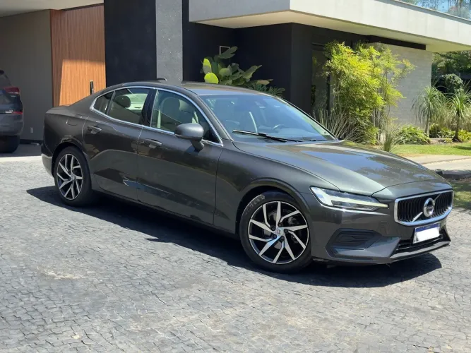 Volvo S60 T-4 Momentum 2.0 190cv 4P 2020