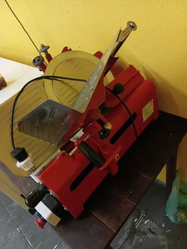 Fatiadora de frios filizona
