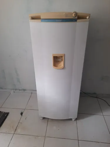 Vende-se geladeira Consul 