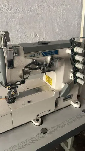 Maquina galoneira. Ótima