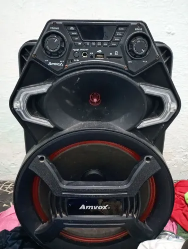 Vende se caixa de som amvox strondo ll