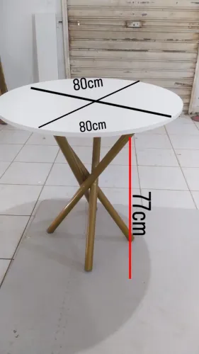Vendo mesinha NOVA 