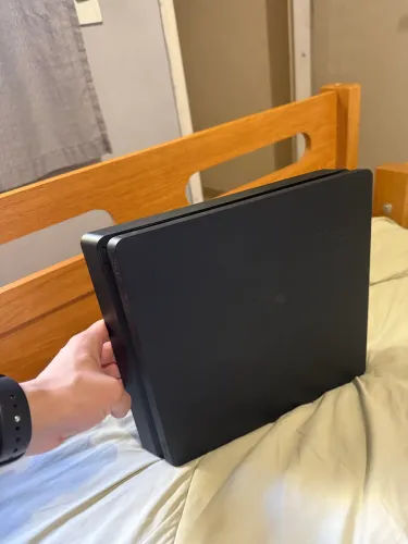 Ps4 slim 