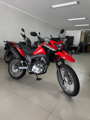 Bros 160 2025 apenas 5346 km rodados 