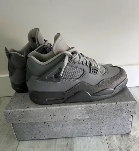 Tênis AirJordan 4 Ciment 