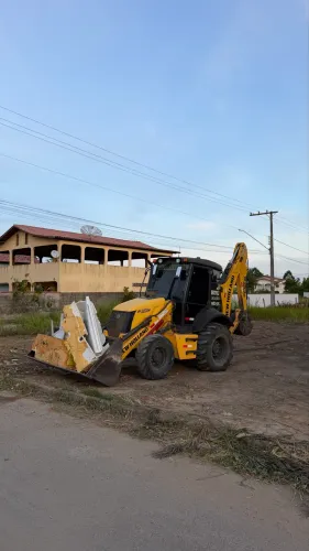 Retroescavadeira New Holland B110B