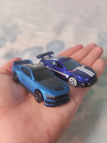 Hot Wheels Mustangs desapego