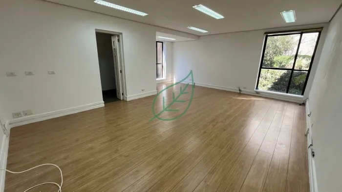 Sala com 70m2, 1vagas de garagem para locação na Vila Andrade.