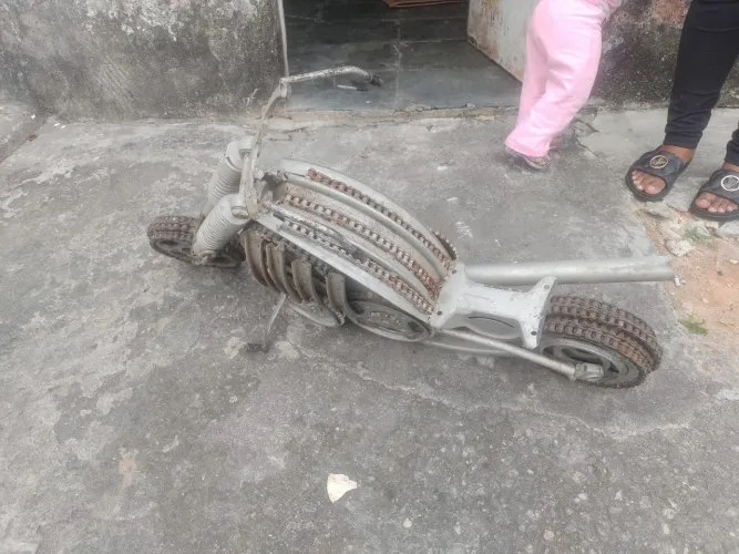 Moto arte em ferro