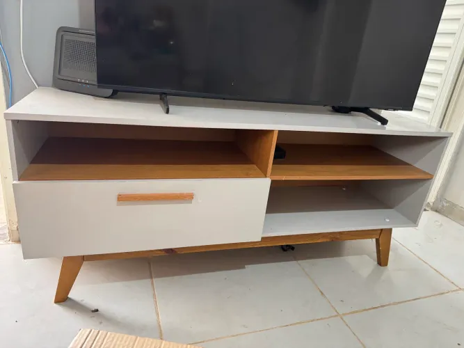 Rack para TV (NÃO ENTREGO)