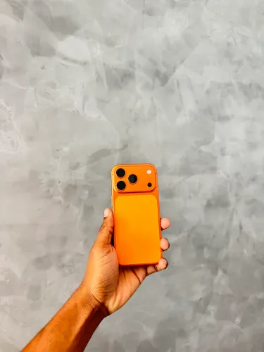 17 pro 256GB, bateria 100%, garantia Apple até abril de 2027