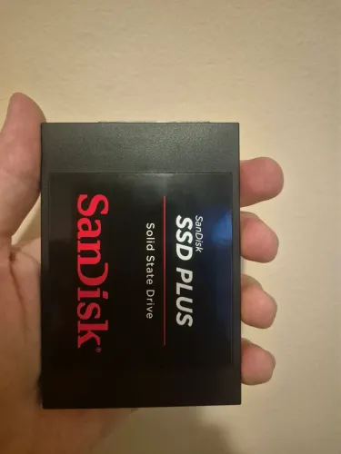 SSD Sata III Plus - sandisk, 1TB. Pouco tempo de uso