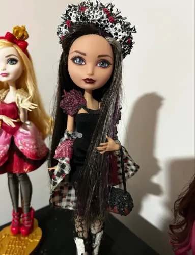 CERISE HOOD SPRING UNSPRUNG - EVER AFTER HIGH