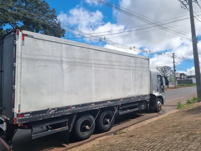 Câmara fria para estacionária, só a Câmara.  Medidas 7.00x2.40x2.20 altura