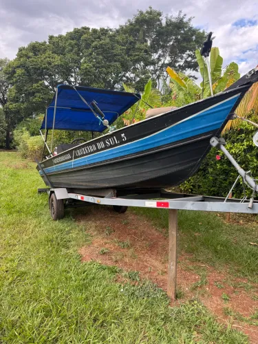 Lancha de pesca customizada 