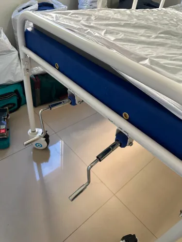VENDE-SE CAMA HOSPITALAR / MACA HOSPITALAR