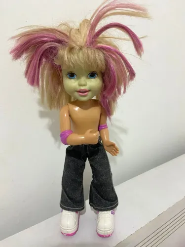 Boneca patinadora antiga