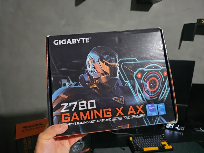 Placa mae gigabyte Z790 Gaming X AX
