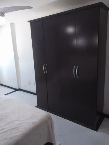 Vendo Guarda roupa 04 portas