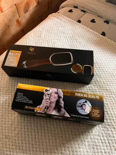 Modelador de cachos Vbeauty e escova secadora